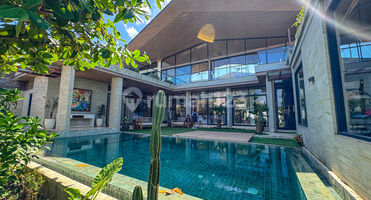 Villa 6Br Joglo Luxury dengan View Pantai di Sanur