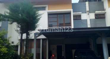 RUMAH BAGUS 2LT SIAP HUNI DI CLUSTER LANTANA JGC CAKUNG JAKARTA TIMUR