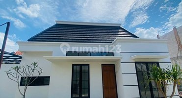 Rumah Modern Siaphuni diapit 3 pintu Tol Kukusan, Limo dan Desari
