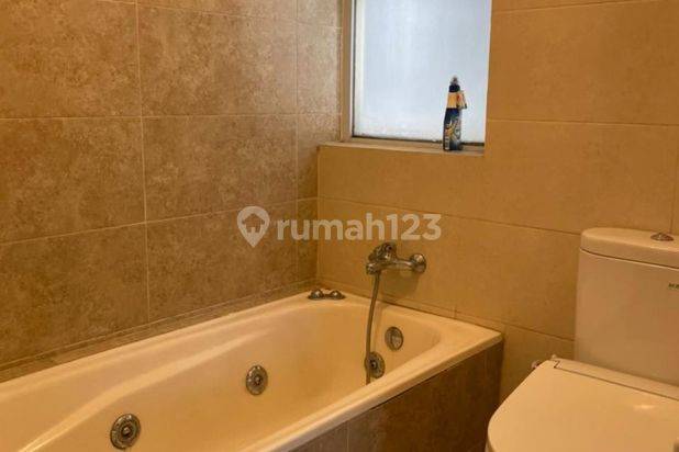 Ddjh. Unit 3br Disewakan Fully Furnished Apartemen Crown Court Lippo Cikarang