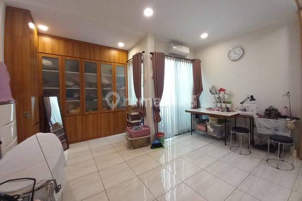 RUMAH MINIMALIS SEMI FURNISH DLM PERUMAHAN DKT TOL DI JATIKRAMAT 