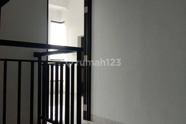 RUMAH BARU 3 KAMAR DEKAT GERBANG TOL DI JATIWARINGIN 