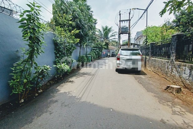 RUMAH KOKOH LOKASI STRATEGIS UNTUK USAHA DGN POOL DI PS.MINGGU