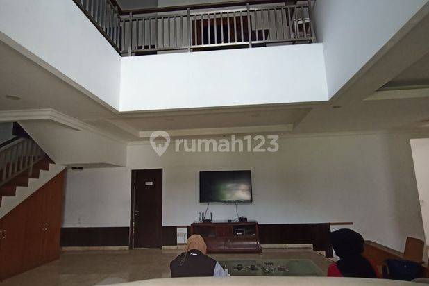 RUMAH KOKOH LOKASI STRATEGIS UNTUK USAHA DGN POOL DI PS.MINGGU