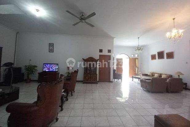 RUMAH LUAS & TERAWAT 4 KAMAR DALAM PERUMAHAN ELIT DI BILLYMOON