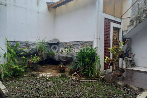 RUMAH LUAS & TERAWAT 4 KAMAR DALAM PERUMAHAN ELIT DI BILLYMOON