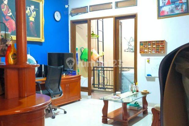 RUMAH HOOK TERAWAT 5 KAMAR DLM PERUMAHAN BILLYMOON PONDOK KELAPA 