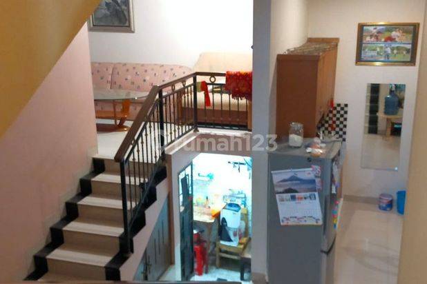 RUMAH HOOK TERAWAT 5 KAMAR DLM PERUMAHAN BILLYMOON PONDOK KELAPA 