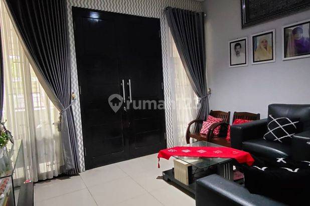 Rumah 2 Lantai Bagus di Perum Grand Deltasari, Waru Sidoarjo