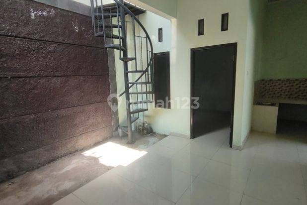 KHUSUS SEBELUM LEBARAN : RUMAH BARU GRES DI PERUMAHAN GENTAN