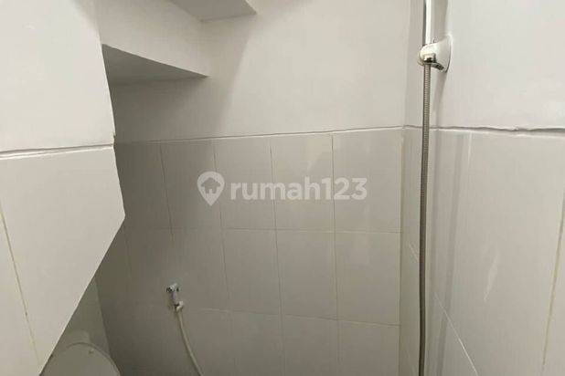 Rumah bagus modern minimalis 2 Lantai daerah segitiga emas malang
