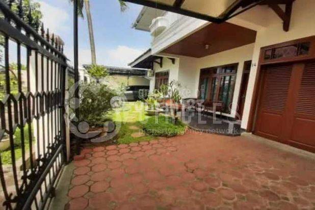 Rumah Mewah Bak Sultan Dengan Taman Yang Luas Didaerah Antapani