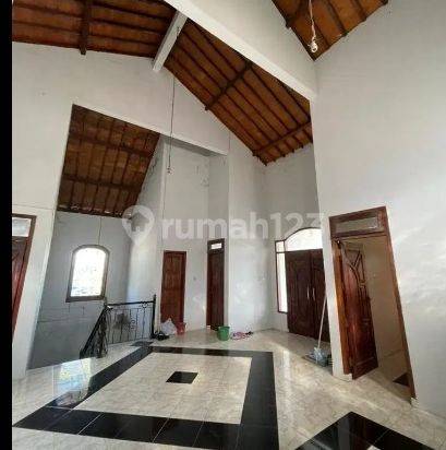 Rumah tengah kota Semarang ada view bagus siap huni dekat kampus Undip dekat tol dijual di Bukit sari Semarang selatan