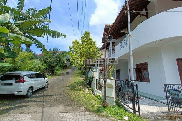 Rumah tengah kota Semarang ada view bagus siap huni dekat kampus Undip dekat tol dijual di Bukit sari Semarang selatan