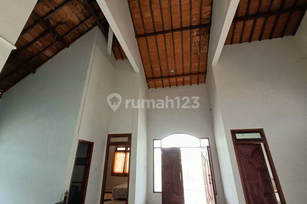 Rumah tengah kota Semarang ada view bagus siap huni dekat kampus Undip dekat tol dijual di Bukit sari Semarang selatan