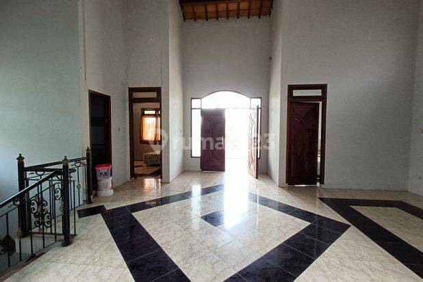 Rumah tengah kota Semarang ada view bagus siap huni dekat kampus Undip dekat tol dijual di Bukit sari Semarang selatan