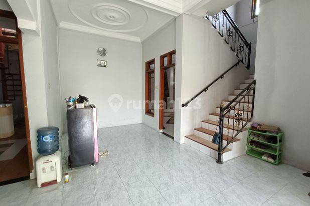 Rumah tengah kota Semarang ada view bagus siap huni dekat kampus Undip dekat tol dijual di Bukit sari Semarang selatan