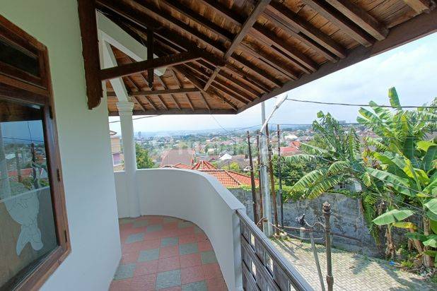 Rumah tengah kota Semarang ada view bagus siap huni dekat kampus Undip dekat tol dijual di Bukit sari Semarang selatan