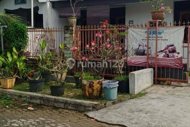 Rumah Seken siap huni di Komplek keuangan Ciledug 1.950 M