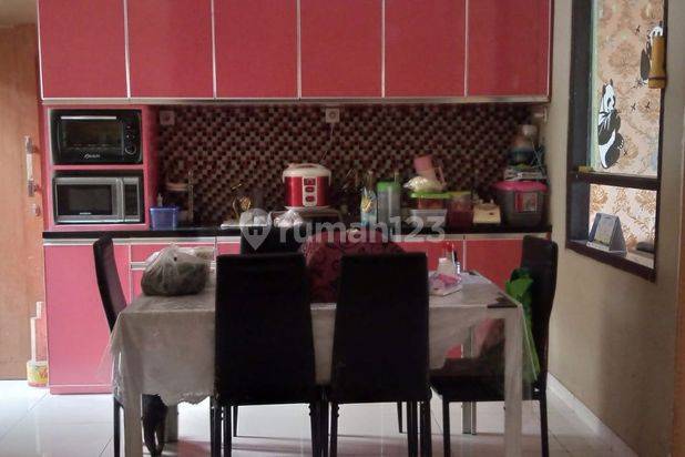 Jual Rumah Cluster di Tanah Baru Depok, 10 Menit Tol Krukut.