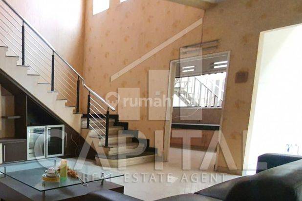 For Sale Rumah Mewah Nyaman Siap Huni di Komplek Singgasana