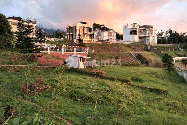 Tanah 800 SHM m² megamendung puncak