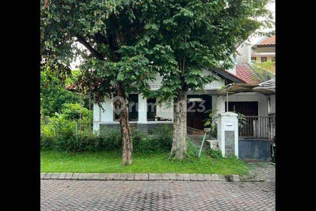 RUMAH MEWAH GRAHA FAMILY SURABAYA POSISI HOOK