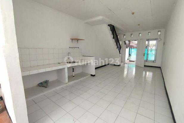 Rumah murah 2 lantai siap huni di Permata taman palem