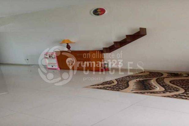 Rumah Mewah 2 Lantai Furnished Idaman Bikin Nyaman, Bumi Adipura