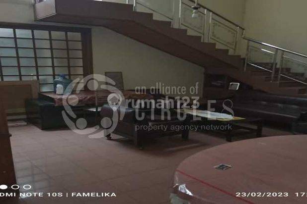 Rumah Idaman 2 Lantai Lokasi Strategis di Kompleks Santosa Asih