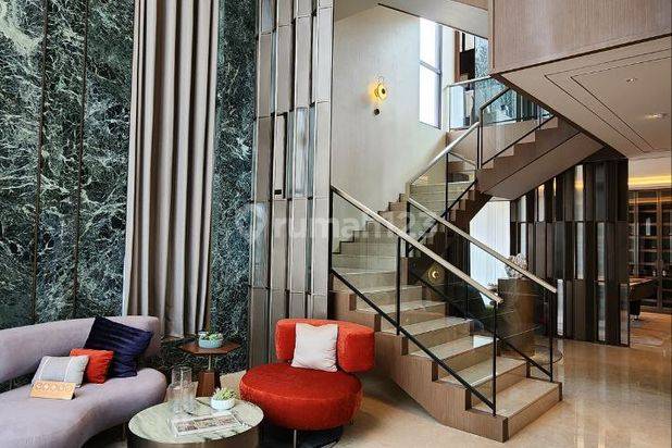 Rumah 4 Lantai Dengan Lift di Layton Nava Park Bsd