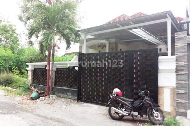 Rumah di Gentan luas Bagus SHM siap huni