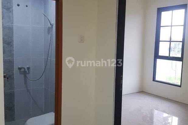 Free Semua Biaya Rumah Minimalis 2 Lantai Medokan Sawah Rungkut