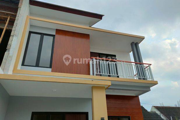 Rumah Cantik Siap Huni 2 Lantai di Tamanan SHM