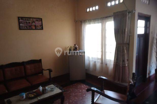Rumah Sayap Di Jalan Naripan Bandung