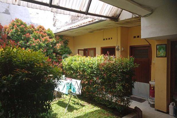 Rumah Sayap Di Jalan Naripan Bandung