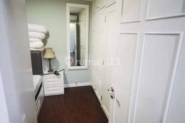 Jual cepat Apartemen French Walk 2 Kamar Tidur Semi Furnished