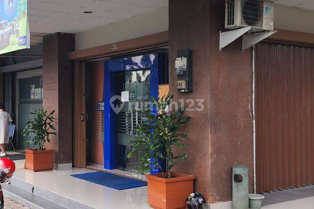 Ruko Hoek Hadap Jalan Raya di Golden Boulevard BSD