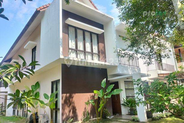 Jual Rumah Mewah 6 M di Kota Baru Parahyangan view danau