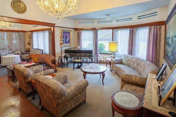 Rumah Besar Mainroad Strategis Lokasi Premium