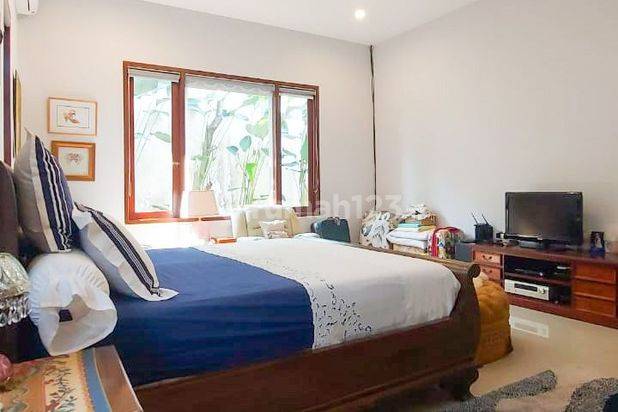 Dijual cepat Rumah dengan lokasi menguntungkan. Segera survey yuuukks
