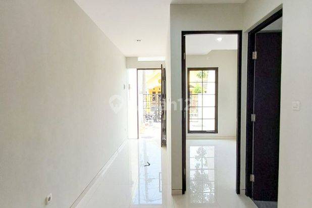 Baru Gress rumah Wiguna Selatan 2 Lantai
