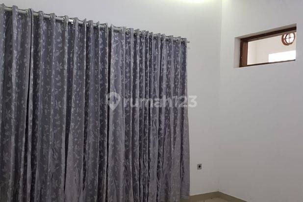 RUMAH CANTIK DI SAYAP GATSU KAMAR BANYAK