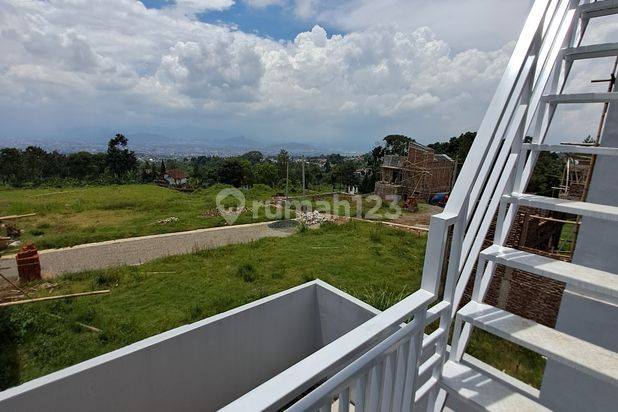 RUMAH BARU DI CIHANJUANG ATAS ADA ROOFTOP