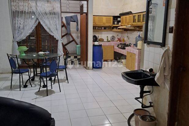 RUMAH BESAR BANGUNAN LAMA BUTUH RENOV TKI1