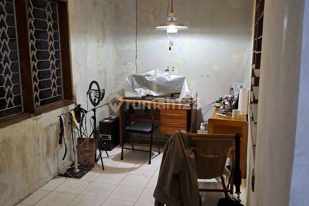 RUMAH BESAR BANGUNAN LAMA BUTUH RENOV TKI1