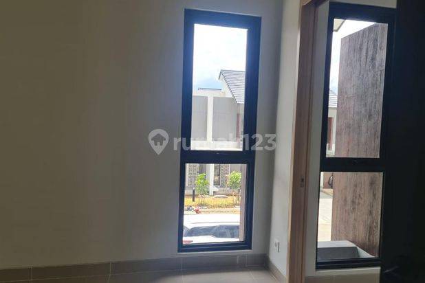  Disewakan Rumah Baru Summarecon 