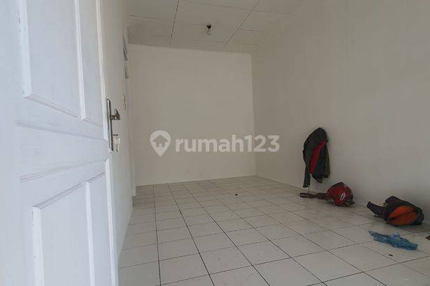 Rumah minimalis di Taman kopo indah 