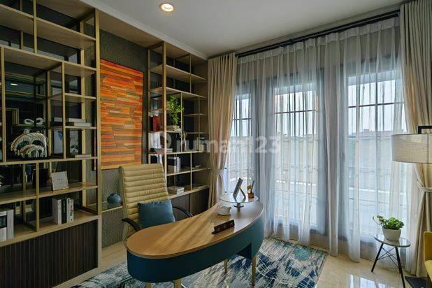Rumah 3 Lantai lokasi sangat strategis dekat kemana mana