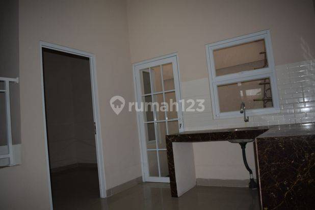 Rumah Bangunan Baru di Pejuang, Harapan Indah, Bekasi